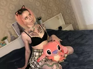 NinaPeach shows pussy baiser